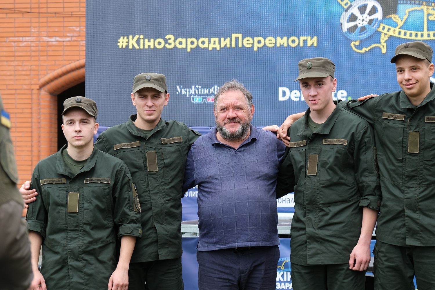 Національний тур “Кіно заради Перемоги!”: Богдан Бенюк презентував військовим українське роуд-муві “Східняк”