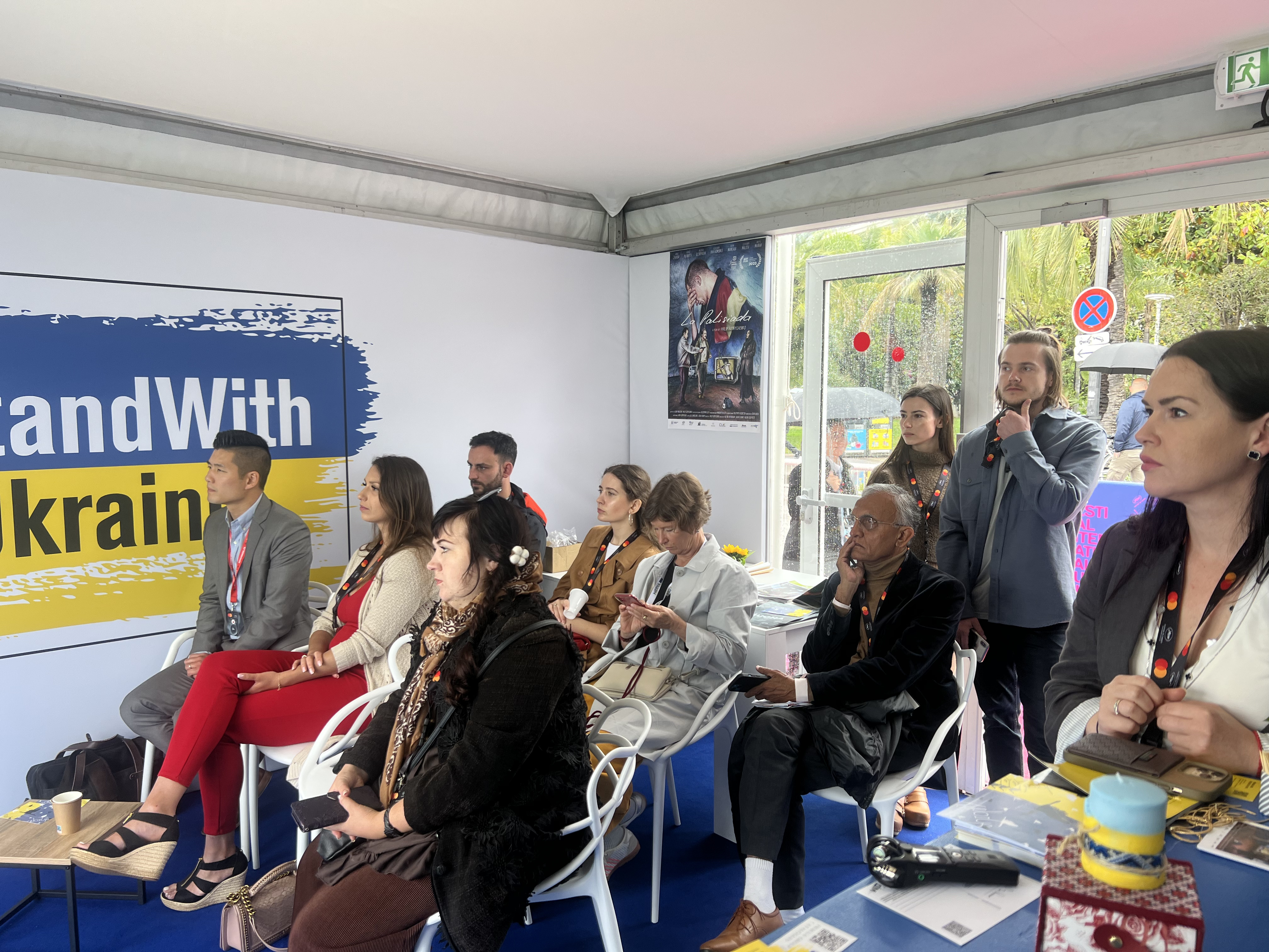 В Українському павільйоні на кіноринку Каннського кінофестивалю відбулася презентація КМКФ «Молодість»