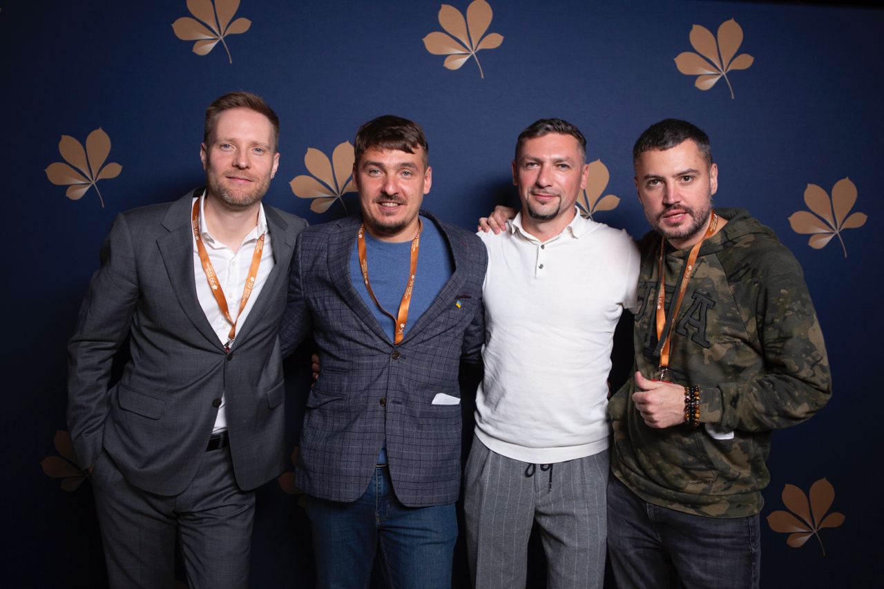 У ВАРШАВІ ВІДБУЛАСЬ СВІТОВА ПРЕМ’ЄРА ФІЛЬМУ «БОЖЕВІЛЬНІ» РЕЖИСЕРА ДЕНИСА ТАРАСОВА